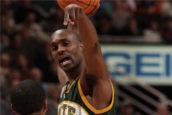 更快的球员 更快的球员