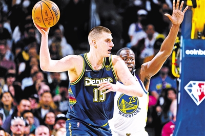 激烈对撞向 激烈对撞向